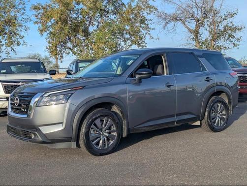 2024 Nissan Pathfinder S 4WD