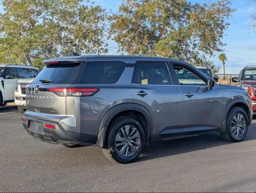 2024 Nissan Pathfinder S 4WD