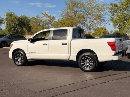 Glacier White 2023 Nissan Titan SV
