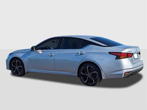 2025 Nissan Altima SR FWD