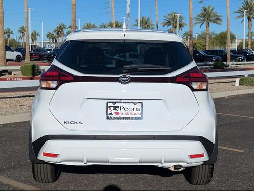 2025 Nissan Kicks S