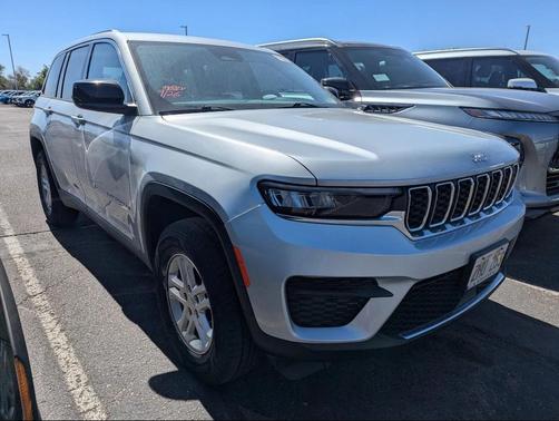 2023 Jeep Grand Cherokee Laredo