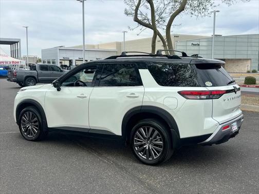2024 Nissan Pathfinder SL 4WD