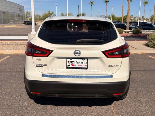 Pearl White Tricoat 2022 Nissan Rogue Sport SL
