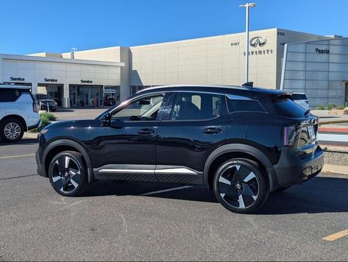 Super Black 2025 Nissan Kicks SR