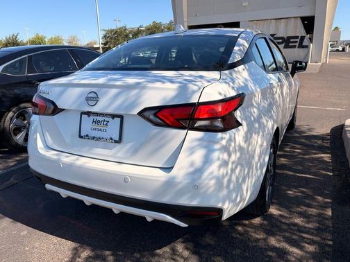 Aspen White Tricoat 2025 Nissan Versa 1.6 SV