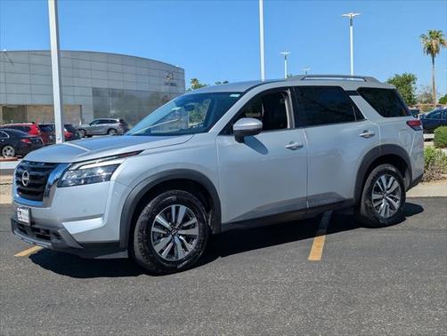 2023 Nissan Pathfinder SL FWD
