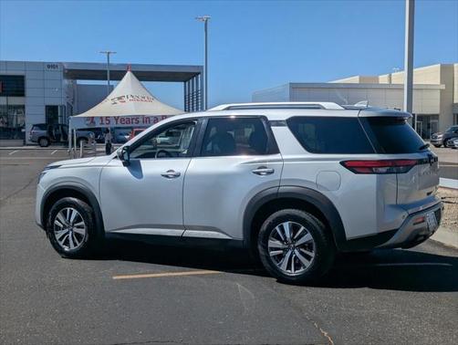 2023 Nissan Pathfinder SL FWD