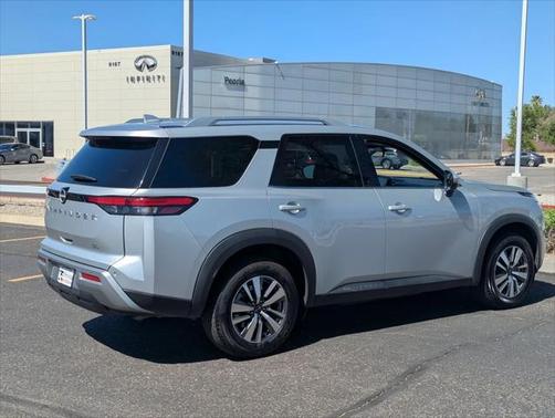 2023 Nissan Pathfinder SL FWD
