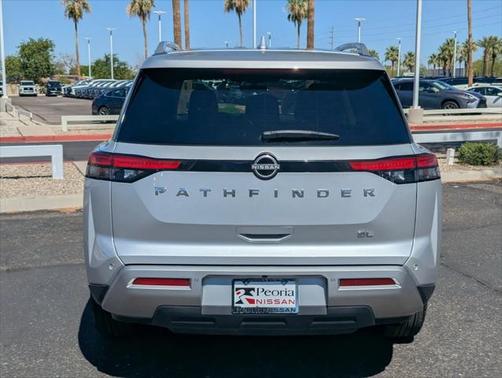 2023 Nissan Pathfinder SL FWD