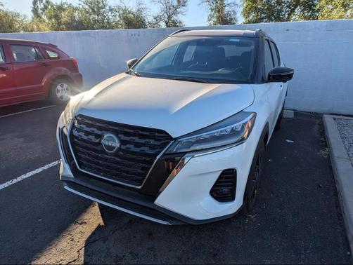 2023 Nissan Kicks SR