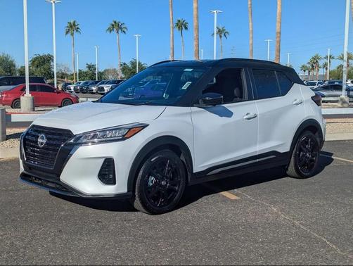 2023 Nissan Kicks SR