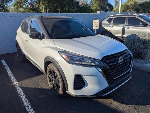 2023 Nissan Kicks SR