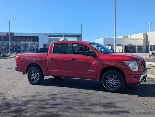 2023 Nissan Titan SV