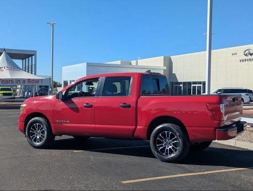 2023 Nissan Titan SV