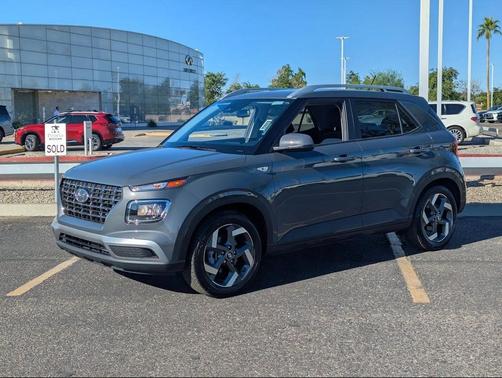 2025 Hyundai VENUE SEL