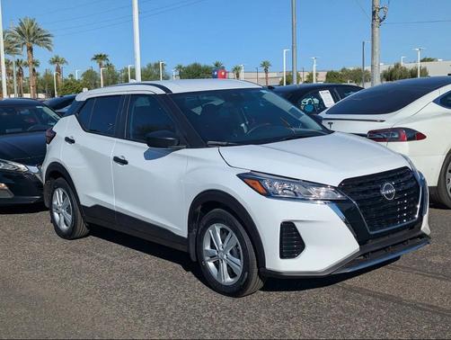 2025 Nissan Kicks S