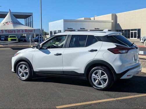 2025 Nissan Kicks S