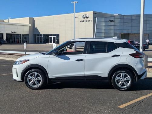 2025 Nissan Kicks S