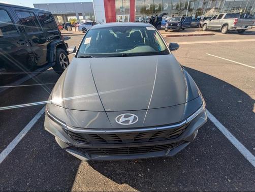 2024 Hyundai ELANTRA SEL