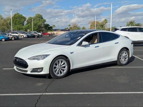 2016 Tesla Model S 70D
