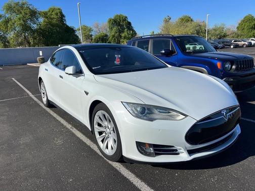 2016 Tesla Model S 70D