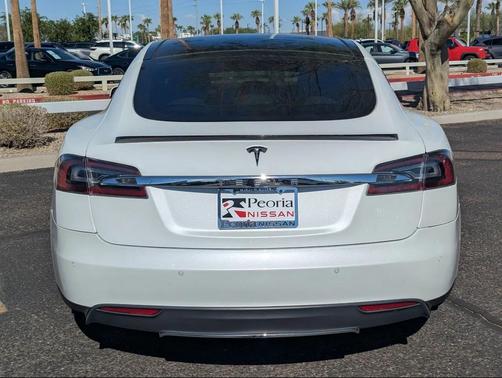 2016 Tesla Model S 70D