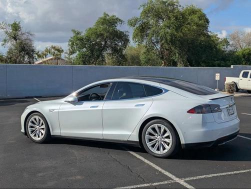 2016 Tesla Model S 70D