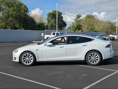 2016 Tesla Model S 70D