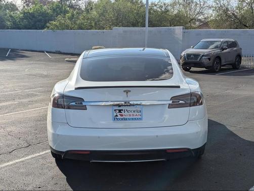 2016 Tesla Model S 70D
