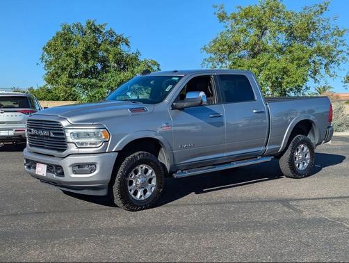 2019 RAM 2500 Laramie Crew Cab 4x4 6'4' Box