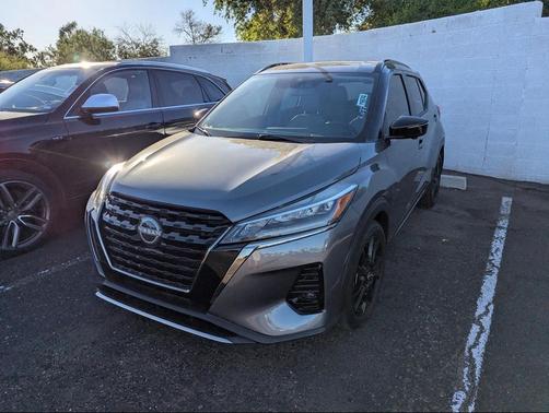 2023 Nissan Kicks SR