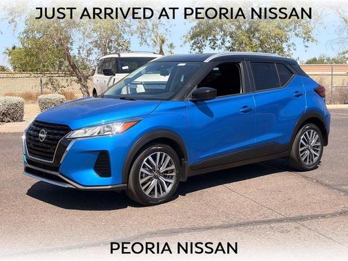 Electric Blue Metallic/Super Black 2024 Nissan Kicks SV