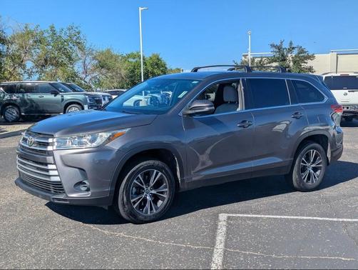 2019 Toyota Highlander LE