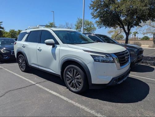 2022 Nissan Pathfinder SL 2WD