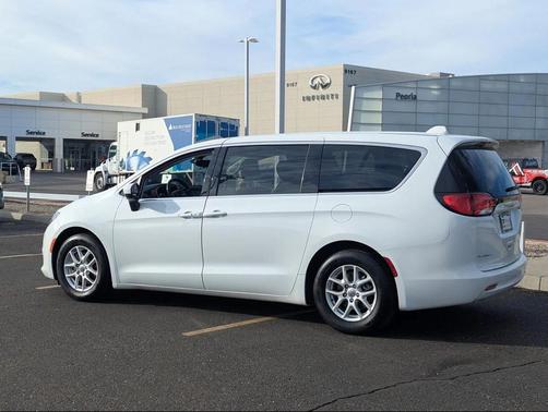 2017 Chrysler Pacifica LX