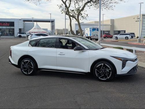 2025 Kia K4 GT-Line