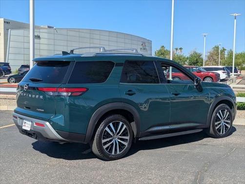 2023 Nissan Pathfinder Platinum FWD