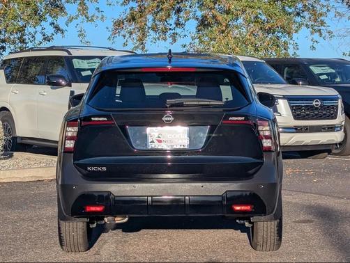 2025 Nissan Kicks SV