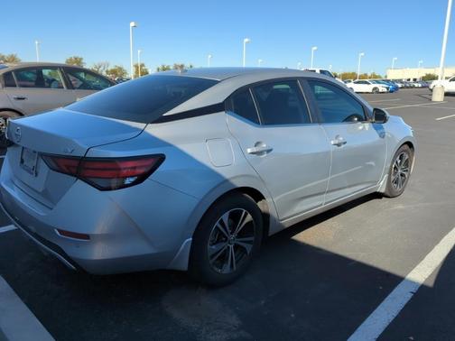 Photo 4 of 5 of 2020 Nissan Sentra SV
