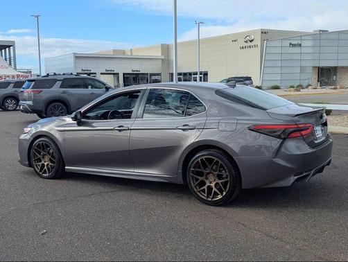 2020 Toyota Camry SE