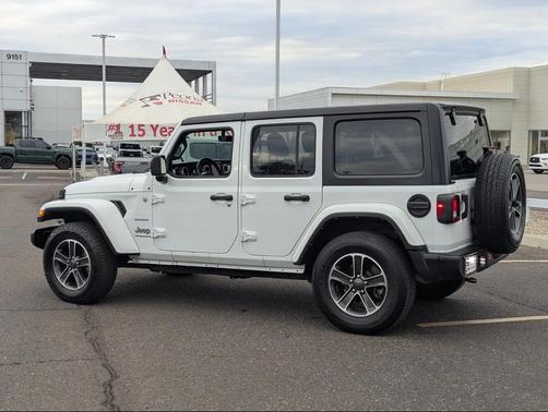 2023 Jeep Wrangler 4-Door Sahara 4x4