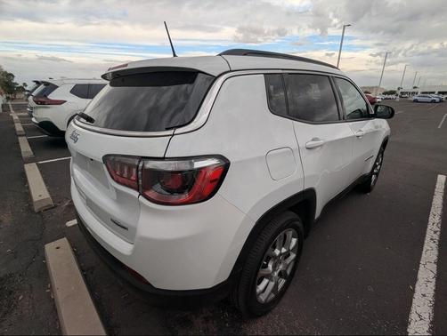 2022 Jeep Compass Latitude Lux