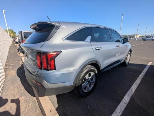 2023 Kia Sorento LX