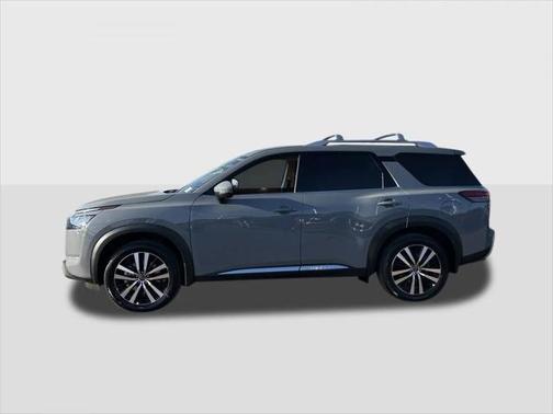2025 Nissan Pathfinder Platinum FWD