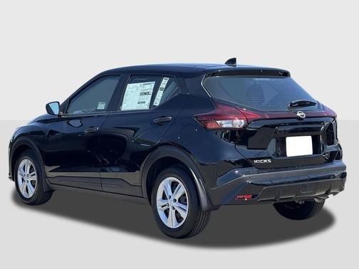 2025 Nissan Kicks S