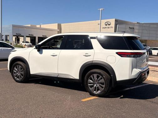 Glacier White 2024 Nissan Pathfinder S 4WD