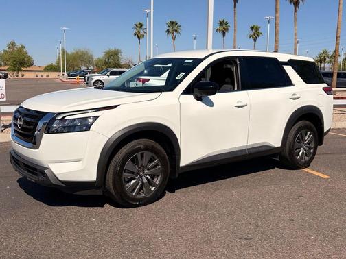 Glacier White 2024 Nissan Pathfinder S 4WD
