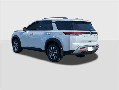 2025 Nissan Pathfinder SL 4WD