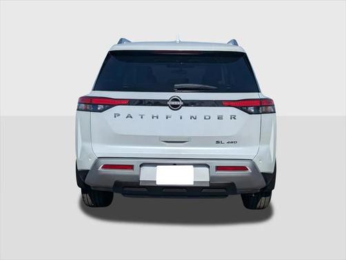 2025 Nissan Pathfinder SL 4WD